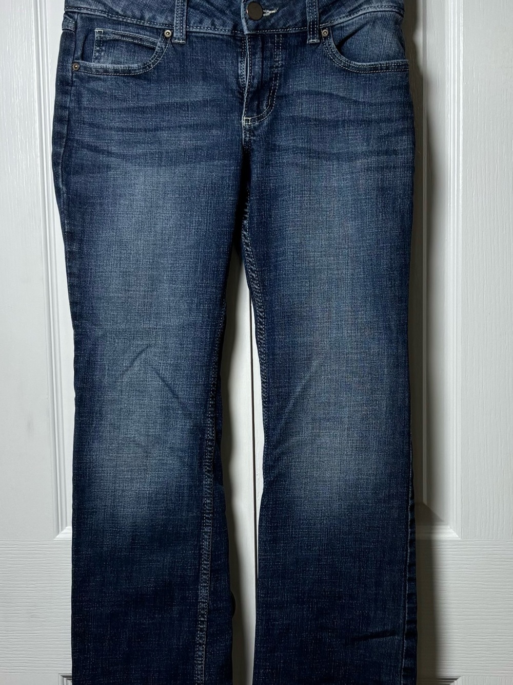 Wrangler Women’s Boot Cut Jeans Size 5/30 Dark Wash Low Rise Western Denim - Picture 2 of 6